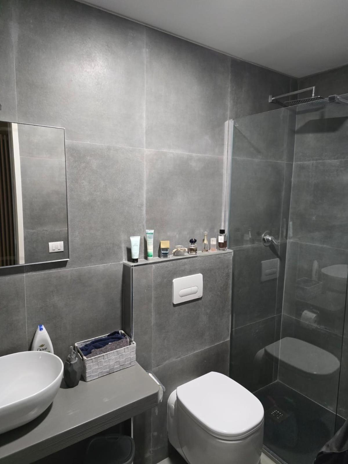 La Villa Apartments Tinaia - Excellent For Sardegna & Corsica - 6-8 Beds - Private Parking Included With Camera リヴォルノ エクステリア 写真
