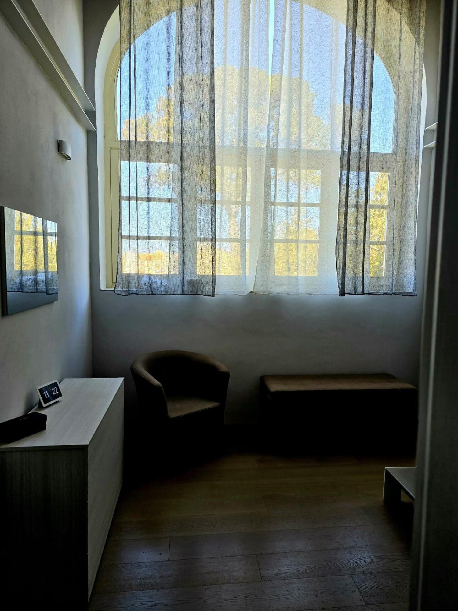 La Villa Apartments Tinaia - Excellent For Sardegna & Corsica - 6-8 Beds - Private Parking Included With Camera リヴォルノ エクステリア 写真